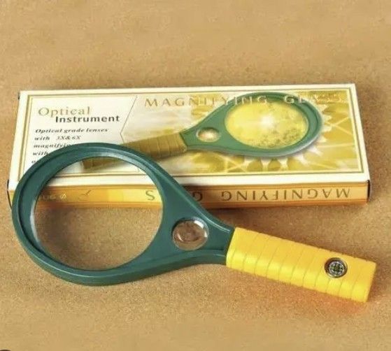 Optical%20Instrument%20Handheld%20Magnifying%20Glass%20with%20Compass%20(50mm,65mm,75mm,90mm)%20-%20Image%202