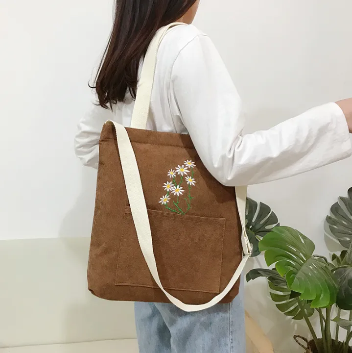 Little%20daisy%20corduroy%20women's%20single%20shoulder%20canvas%20bag%20Literature%20and%20art%20student%20make-up%20bag%20casual%20college%20style%20crossbody%20shopping%20bag%20-%20Image%204