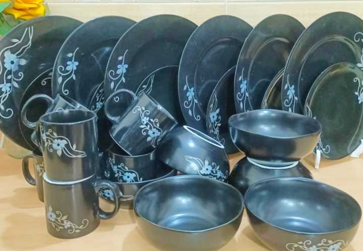 Ceramic Exclusive  24 pcs black  dinner Set