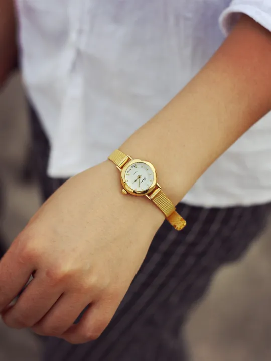 Gold%20tycoon%20gold%20quartz%20small%20dial,%20women's%20metal%20bracelet%20watch,%20fashionable%20and%20trendy%20watch%20-%20Image%203