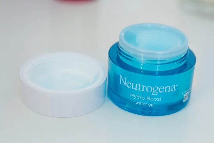 Neutrogena%20Hydro%20Boost%20Water%20Gel%20Moisturiser%2050ML%20UK%20-%20Image%205