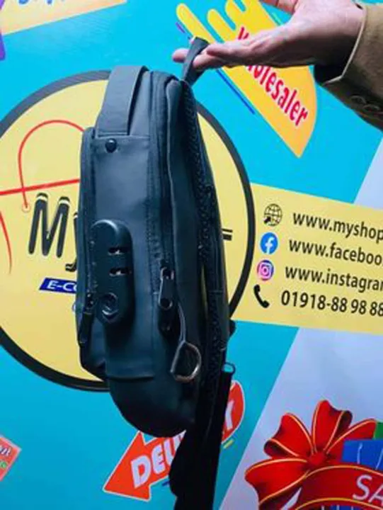 LazzoS%20-Men's%20Anti-theft%20Crossbody%20Multi-functional%20Sling%20Bag%20-%20AA121%20Fashion%20Travel%20Crossbody%20Bag%20Messenger%20Bag%20USB%20Fashion%20BagPack%20For%20Bikers%20-%20Image%207