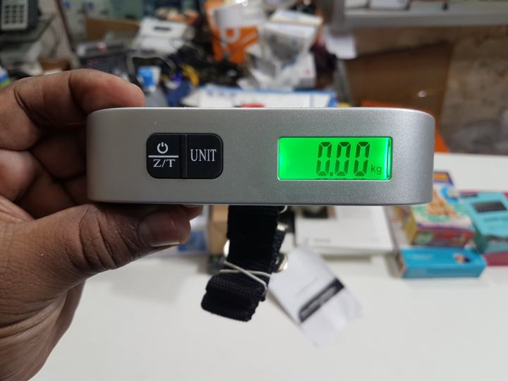 Digital%20Luggage%20weight%20Scale%2050kg%20-%20Image%204