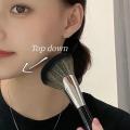 Professional Contour Brush Professional Face Blush Highlight Bronzer Contour Powder Brush Soft Synthetic Hair Sculpting Brushes. 