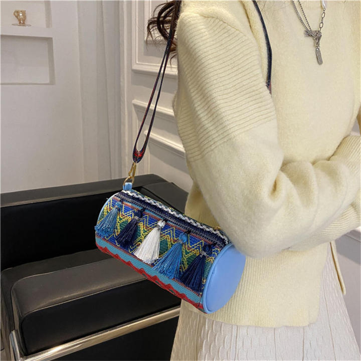 Retro%20Tassel%20Bag%20Unique%20Design%20Embroidery%20Color%20Clash%20Women's%20Bag%20-shaped%20Fashion%20Crossbody%20Bag%20for%20Streetwear%20Accessory%20Young%20Adults%20%20Use%20Fashion%20Statement%20-%20Image%205