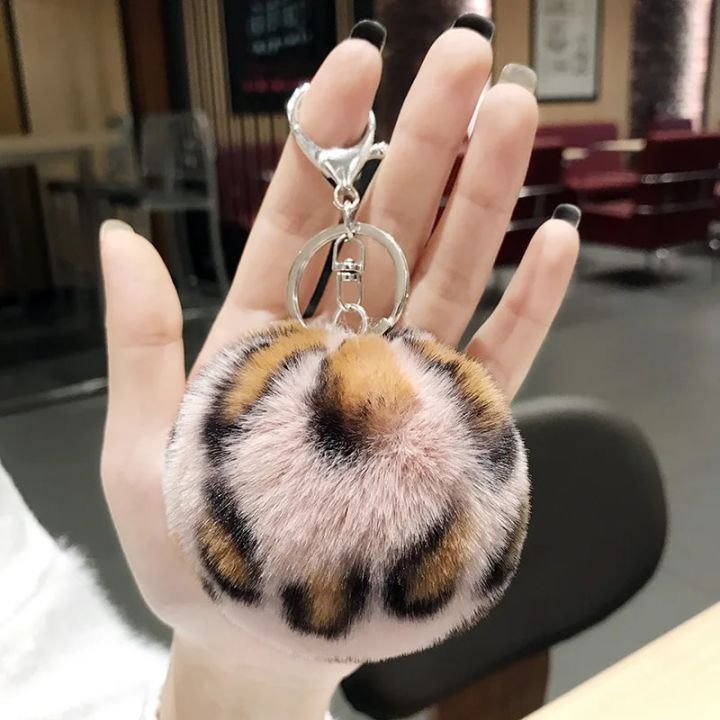 Leopard%20pri%20Fluffy%20Fur%20Pom%20Pom%20Keychain%20Soft%20Faux%20Fur-like%20Ball%20Car%20Keyring%20Key%20Holder%20Women%20Bag%20Pendant%20Jewelry%20Keychain%20Charms%20-%20Image%206