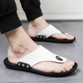 New summer new Korean version sandals men's flip-flops beach shoes fashionable casual sandals indoor and outdoor wear. 
