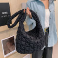 Foreign trade wholesale 2023 new ruffled cloud ladies handbag large capacity shoulder crossbody bag color-blocked tote bag.
