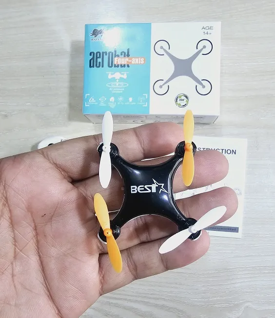 HC702%20Mini%20Drone%20Four%20Axis%20Aerobat%20360%20Degree%20With%20Remote%20Control%20-%20Image%204