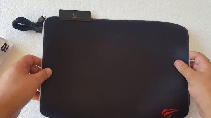 HAVIT%20MP901%20RGB%20LIGHTING%20MOUSE%20PAD%20-%20Image%202