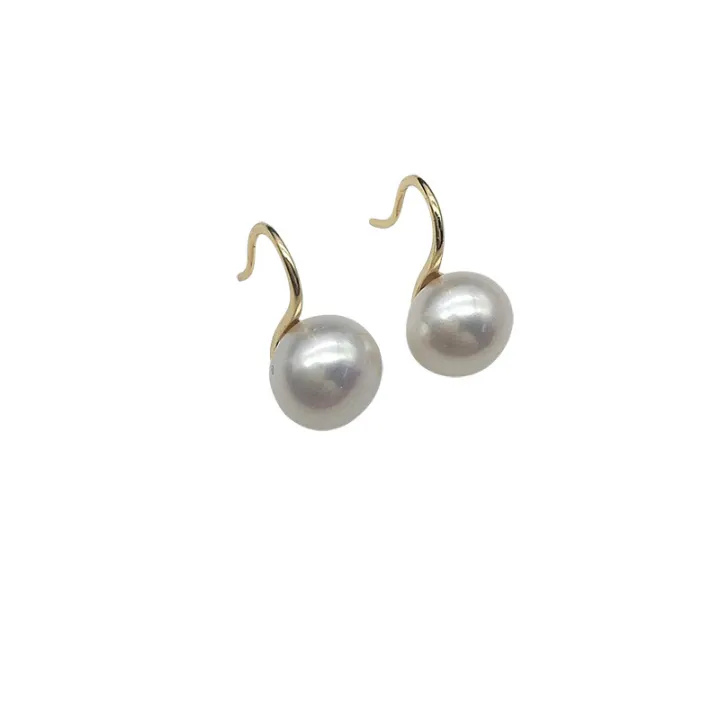 Internet%20celebrity%20Xiaohongshu%20recommends%20classic%20high%20heels,%20silver%20ear%20hooks,%20fashionable%20Korean%20version%20of%20strong%20light%20freshwater%20pearl%20earrings,%20earrings%20-%20Image%205