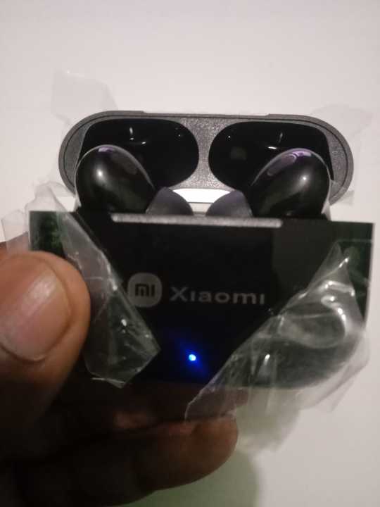 Xiaomi%20Airpods%20Pro%20/%20tws%20Black%20Color%20wireless%20earbuds%20-%20Image%204