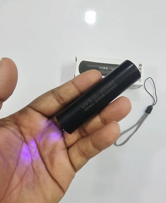 Shenyu%20365nm%20UV%20Money%20Detector%20Flashlight%20-%20Image%207