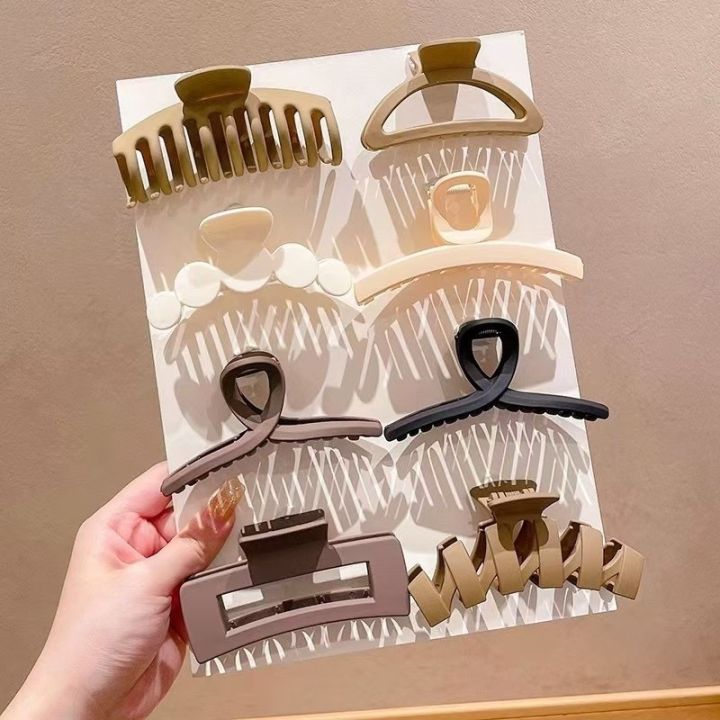 8%20Piece%20%20Fashion%20Solid%20Colors%20Elegant%20Geometric%20Flower%20Hair%20Claw%20Clips%20Big%20Matte%20Hair%20Claw%20Clamps%20for%20Woman%20Girls%20Thick%20Hair%20-%20Image%205