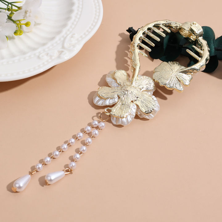 New%20Temperament%20Retro%20CamelliaTassel%20Fixed%20Plate%20Hair%20Artifact%20Pearl%20Ponytail%20Hair%20Clips%20Back%20Head%20Decorative%20Hair%20Accessories%20-%20Image%207