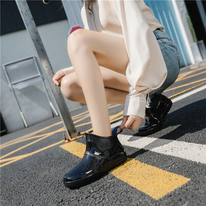 Fashion%20trend%20mid-rise%20rain%20boots%20ladies%20anti%20slip%20low%20top%20waterproof%20shoes%20rain%20boots%20water%20boots%20rain%20boots%20women's%20car%20wash%20kitchen%20rubber%20shoes%20-%20Image%203