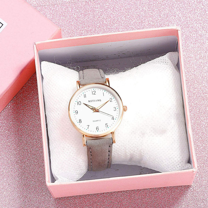 badgeCarat%20Women%20Quartz%20Watch%20Pointer%20Display%20Faux%20Leather%20Strap%20Round%20Dial%20Quartz%20Movement%20Pin%20Buckle%20Decoration%20Precise%20Time%20Luminous%20Women%20Wristwatch%20-%20Image%202