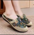 Beautiful Solid Classic Slipper for Women (Made in china).