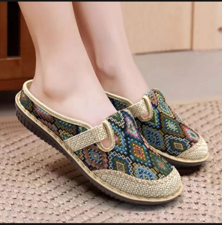Beautiful Solid Classic Slipper for Women (Made in china)