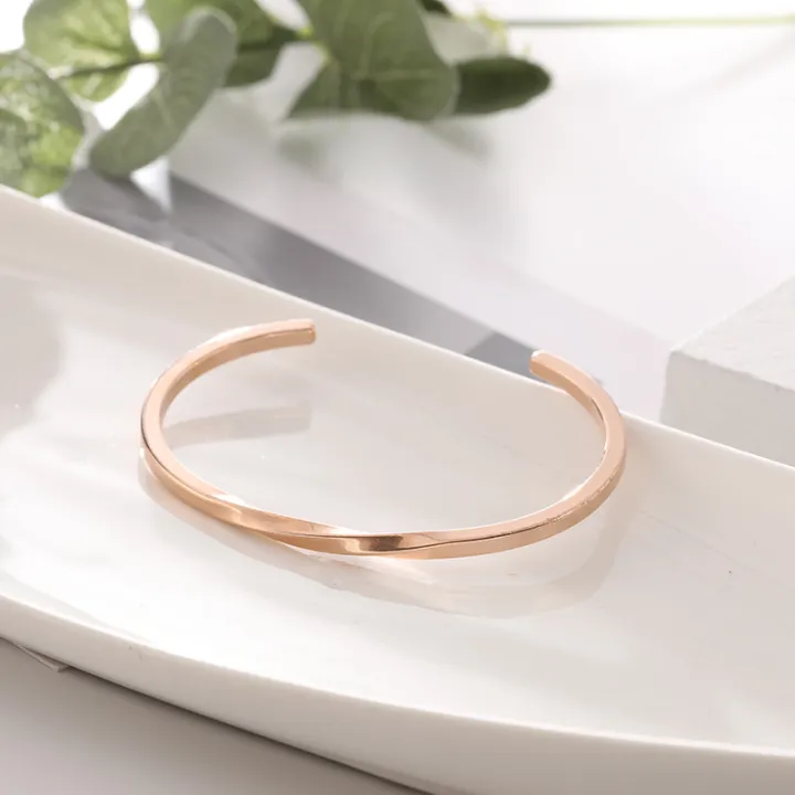 European%20and%20American%20Style%20Wire%20Diameter%20round%20Accessories%20for%20Girls%20One%20Titanium%20Steel%20Women's%20Rose%20Gold%20Japanese%20and%20Korean%20Fashionable%20Rose%20Gold%20Bracelet%20-%20Image%203