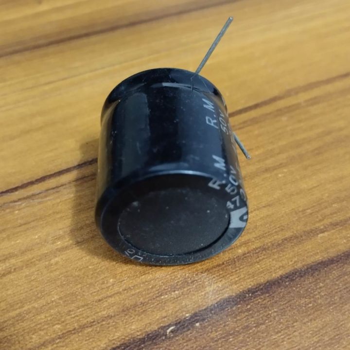 Medium%20Quality%204700uF%2050V%20Capacitor%20RADIAL%20Electrolytic%20Capacitor%204700uF%20Capacitor%2050V%204700uF%20Radial%20Polarized%20Aluminum%20Electrolytic%20Capacitors%202%20Pin%20Leads%20-%20Image%202