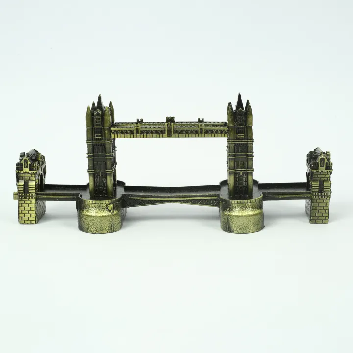 Metal%20american%20tower%20bridge%20showpiece%20%7C%20desk%20decorations%20%20home%20decorative%20items.%20london%20bridge%20%7C%20gift%20items%20-%20Image%203