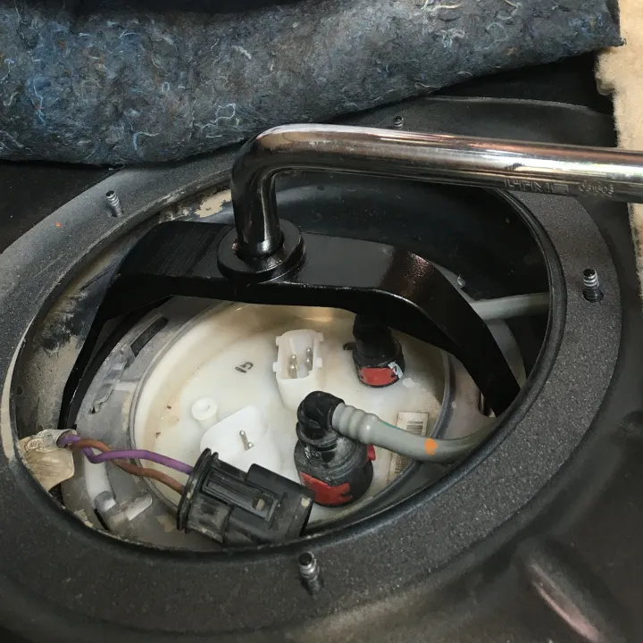 Universal%20Fuel%20Tank%20Lock%20Ring%20Tool%20Fuel%20Sender%20Tank%20Lid%20Remover%20-%20Image%209