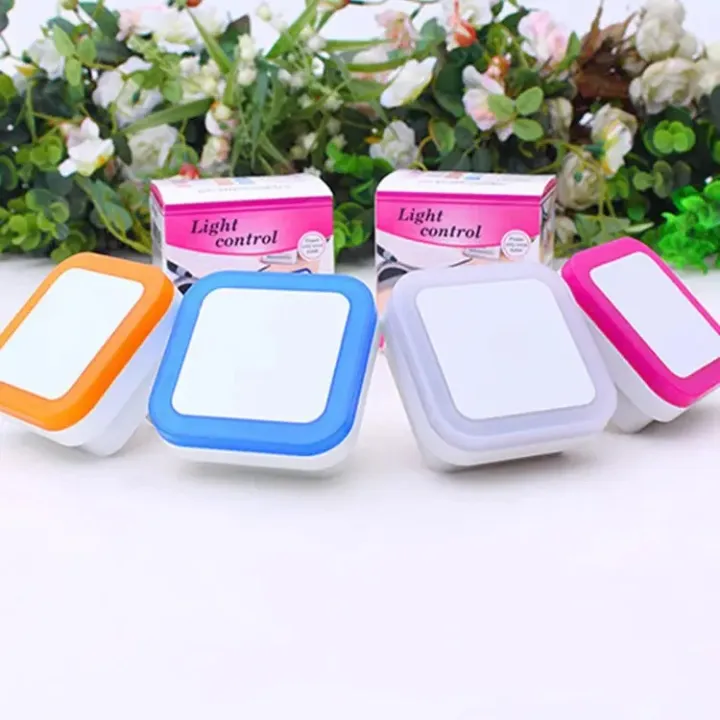 Smart%20LED%20Sensor%20Bulb%20%E2%80%93%20Plug-In%20Energy%20Saving%20Night%20Light%20Lamp%20-%20Image%204