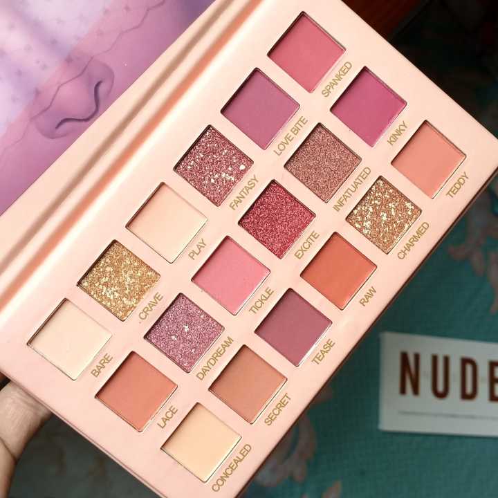 18%20Colors%20Pigmented%20The%20New%20Eyeshadow%20Palette,%20Blendable%20Long%20Lasting%20Eye%20Shadow%20Palettes,%20Neutrals%20Smoky%20Multi%20Reflective%20Shimmer%20Matte%20Glitter%20Pressed%20Pearls%20Eye%20Shadow%20Makeup%20palette%20Cosmetics%20-%20Image%204