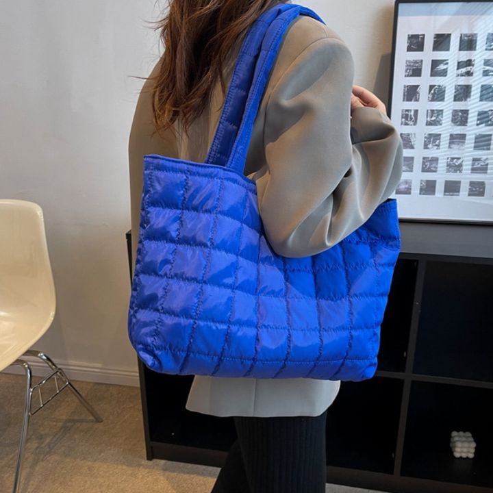 Large%20Capacity%20Winter%20Shoulder%20Bag%20New%20Solid%20Nylon%20Handbags%20Cotton%20Casual%20Tote%20Bags%20For%20Women%20Fashion%20Top%20Handle%20Bag%20-%20Image%204