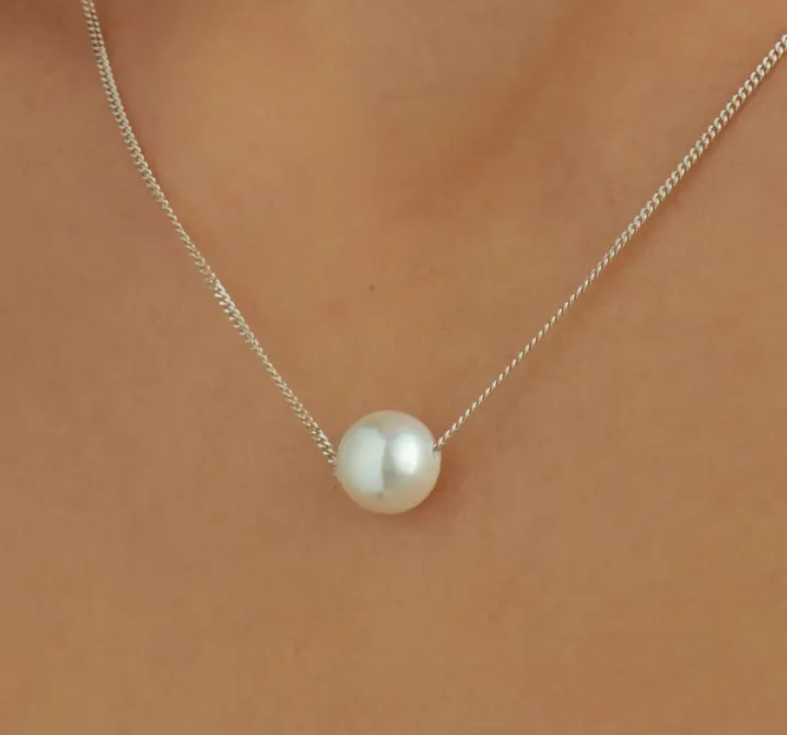 Simple%20stylish%20Pearl%20Necklace%20for%20Women%20-%20Image%205