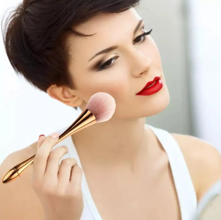 Makeup%20Big%20Brush%20-%201%20Piece%20-%20Image%203