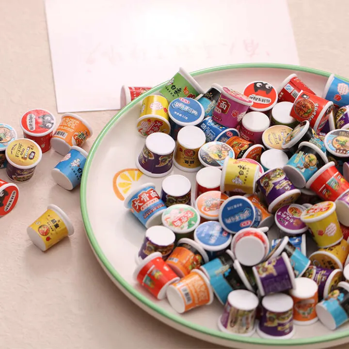 Mini%20supermarket%20bucket,%20miniature%20resin%20food%20and%20toy%20accessories,%20taking%20photos,%20microscopic%20props,%20instant%20noodle%20bucket%20toys%20-%20Image%203