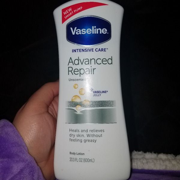 Vaseline%20Intensive%20Care%20Advanced%20Repair%20Body%20Lotion%20-%20400ml%20(South%20Africa)%20-%20Image%204