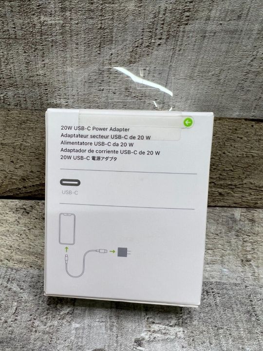 Apple%2020W%20USB.C%20Power%20Adapter%20FOR%20iPhone%2013/12/11/X%20-%20Three%20pin%20-%20Image%204
