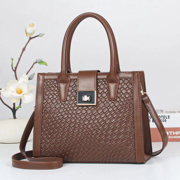 Manufacturer's%20foreign%20trade%20winter%20versatile%20one-shoulder%20hand-worn%20crossbody%20bag%202024%20new%20fashion%20ladies%20big%20bag%20women%20-%20Image%204
