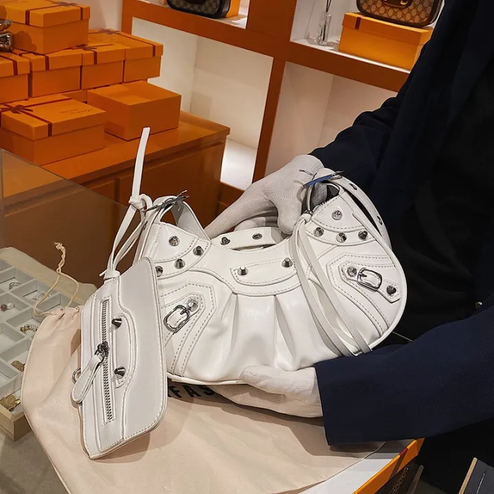 Women%20PU%20Leather%20Rivet%20Studded%20Shoulder%20Bag%20Designer%20Summer%20Trend%20Crossbody%20Bag%20New%20Fashion%20Exquisite%20Lady%20Zipper%20Messenger%20Bags%20-%20Image%204
