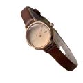 New Fashion Student Women's Watch Women's Simple Niche Retro Belt Small round Palte High-Grade Quartz Women's Watch.