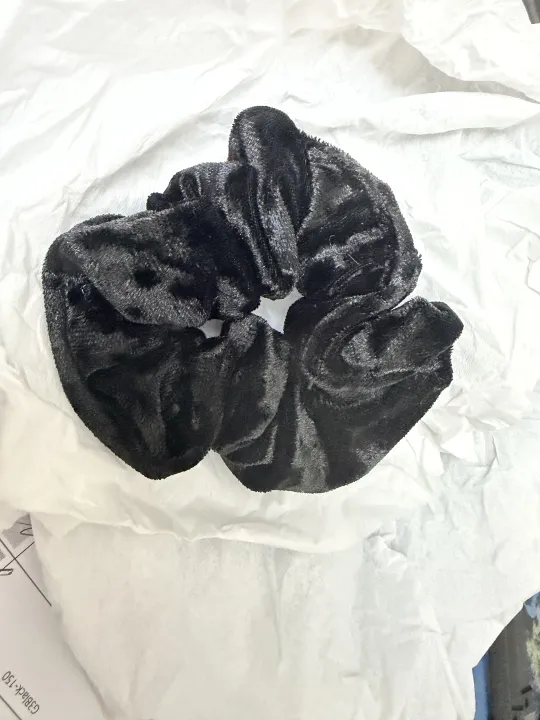 Stylish%20Hand%20Band%20Velvet%20Scrunchie%20Hair%20Band%20Bracelet%20Set%20For%20Grils%20-One%20Pcs%20Stylish%20Hand%20Band%20%20Velvet%20Scrunchie%20Hair%20Band%20Bracelet%20Set%20For%20%20Women%20&%20Grils%20-%20Image%207
