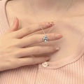Titanium Steel Sanrio Hello Kitty Cat Necklace for Women Cute and Smart Gift for Best Friend Girlfriend Sweet Clavicle Chain.