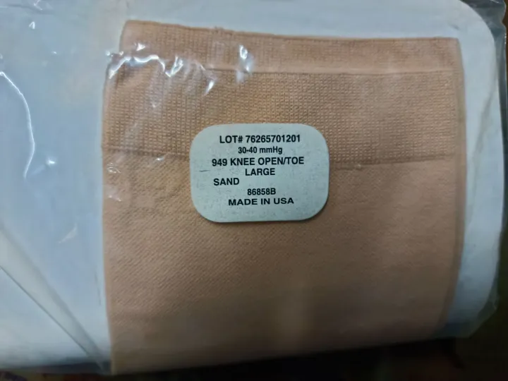 Therafirm%20Knee%20High%20Compression%20Stockings%2030-40%20mmgh%20-%20Image%205