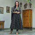Black Floral Jaal V Neck Kurta Pant Set kp206.