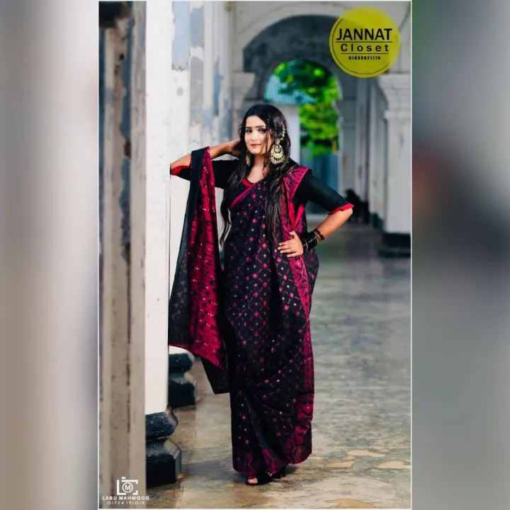 Jamdani%20Cotton%20Saree%20For%20Women%20-%20Merun%20and%20Pnk%20-%20Perfect%20For%20All%20Seasons%20and%20Occasions%20-%20Image%202