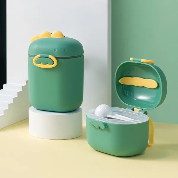 Portable%20Baby%20Formula%20Dispenser%20%E2%80%93%20Travel-Friendly,%20Moisture-Proof%20Storage%20Box%20for%20Infant%20Milk%20Powder%20&%20Baby%20Food%20800ML/400ML%20-%20Image%202