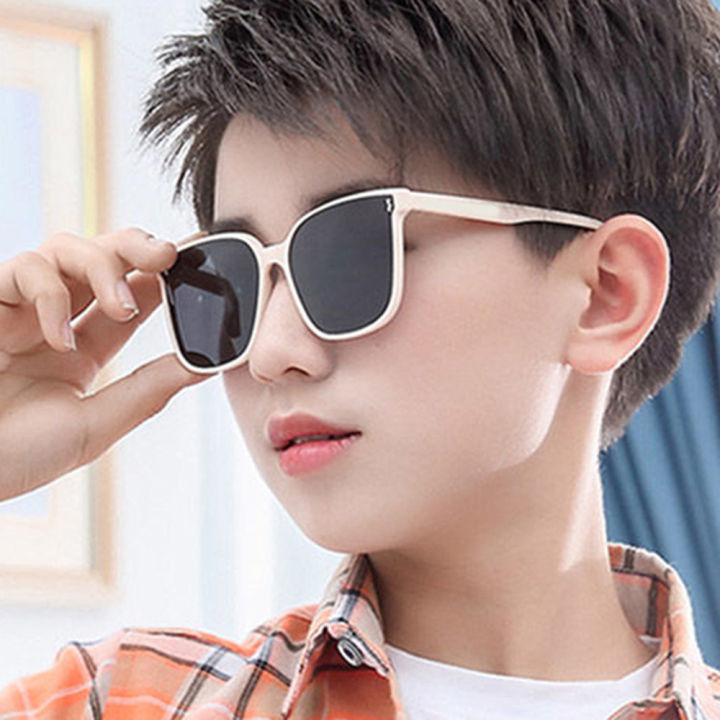 UV400%20Kids%20sunglasses%20Stylish%20Vintage%20Retro%20Boys%20sunglasses%20%20Eyewear%20Children%20sunglasses%20for%20Outdoor%20activities%20Beach%20vacations%20Summer%20fashion%20Protecting%20eyes%20from%20sunlight%20Suitable%20for%20kids%20with%20-%20Image%203