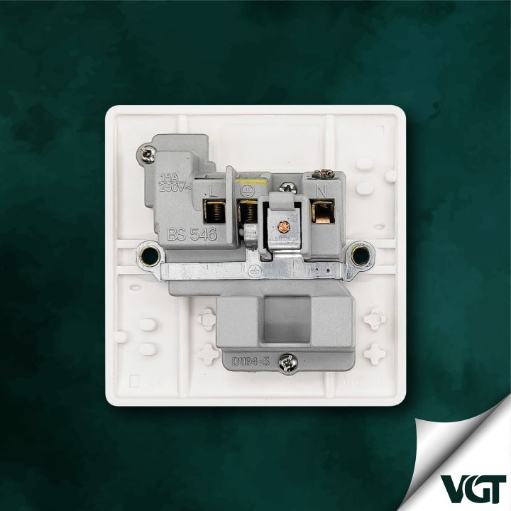 VGT%20-%203%20Pin%20Round%20Socket%20%20AC%20Socket%20%2015Amp%20Socket%20(Classic%20Series)%20-%20Image%204