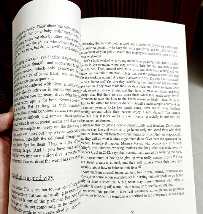 Google:%20How%20Google%20Works%20by%20Eric%20Schmidt%20-%20Premium%20-%20Paperback%20-%20Image%204