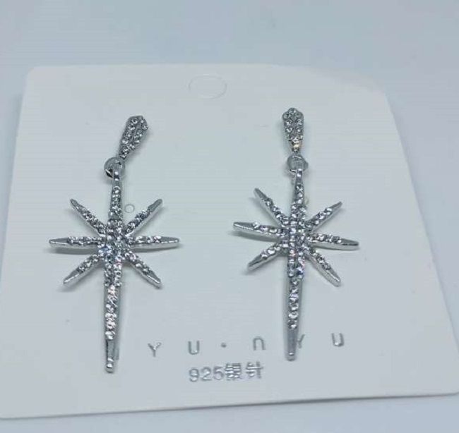 Stylish%20Sword%20Style%20Fashionable%20Earrings%20For%20Girls.%20-%20Image%205