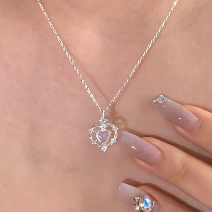 Opal Stone Heart Shaped Pendant Necklace Simple Moonstone Love Necklaces for Women Girls Fashion Light Luxury Pendant Necklace Party Wedding Jewelry Gift Qoddess