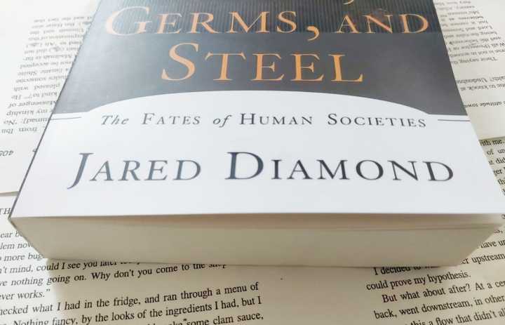 Gu%20ns,%20Germs,%20and%20Steel:%20The%20Fates%20of%20Human%20Societies%20Book%20by%20Jared%20Diamond%20-%20Image%204